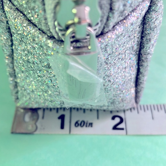🩷 ULTA SILVER GLITTER MAKE- UP  BAG NEW - Picture 7 of 8